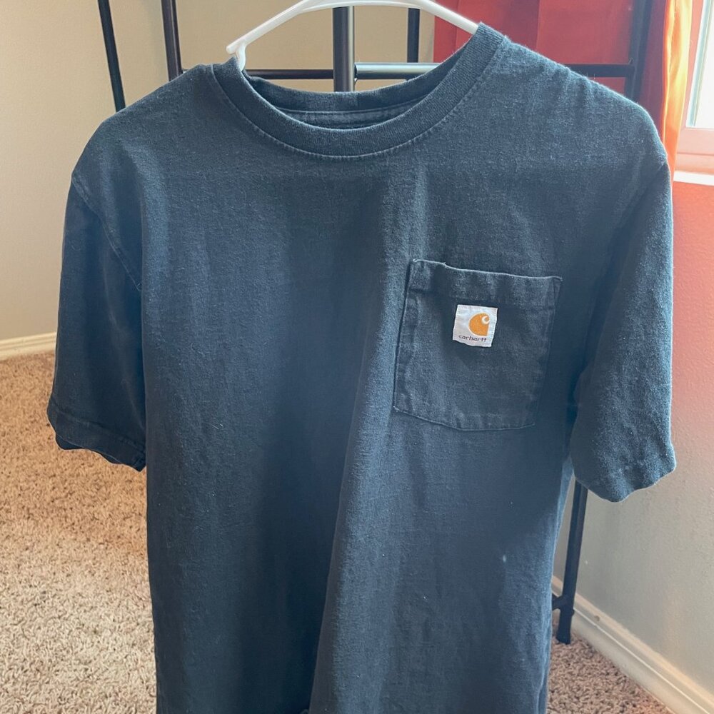 Carhartt black tee